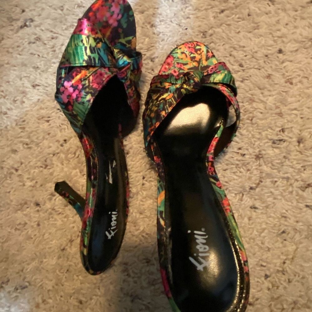 Fioni Size 7 shoes